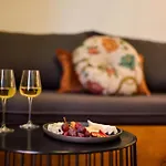 Neorion Living Apartment