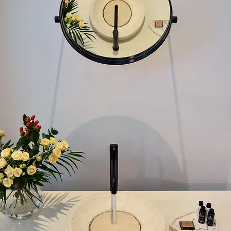 Neorion Living شقة